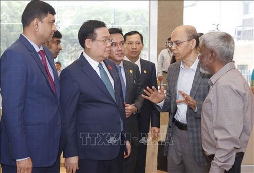 Chủ tịch Quốc hội Vương Đình Huệ thăm Tập đoàn Beximco tại Bangladesh
